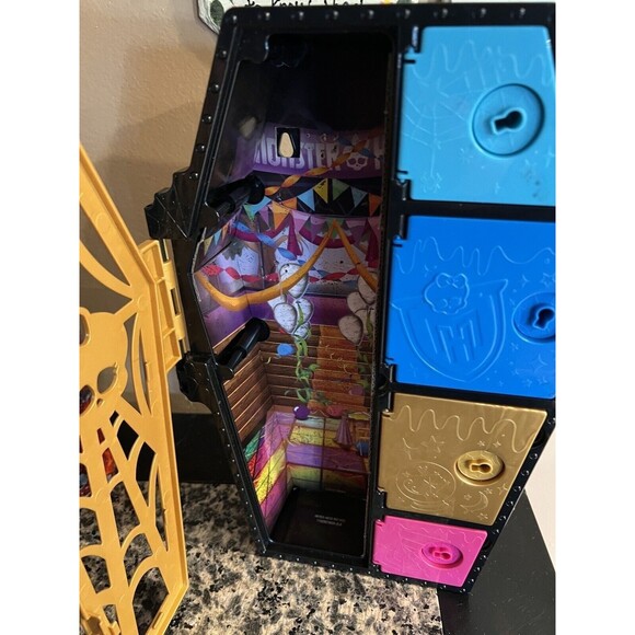 Monster High Secret Skulltimate Coffin Case With Key Only (No Doll) Cleo Denile - Picture 3 of 7